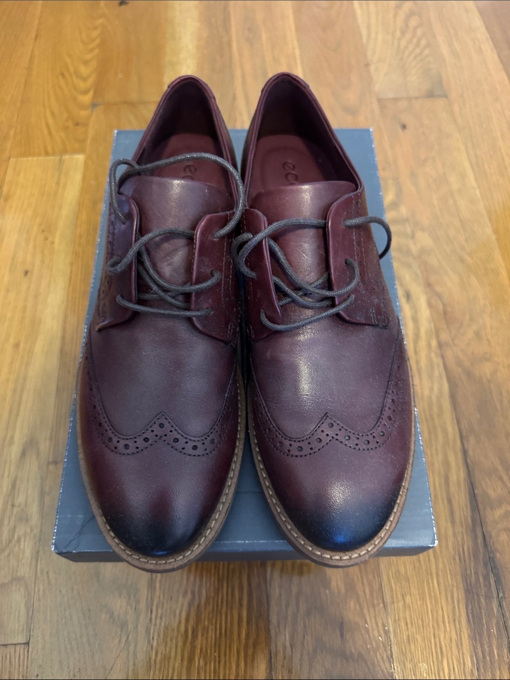 Ecco Women's Bordeux Leather Wingtip Oxfords (EUR 39 or US 8-8.5)